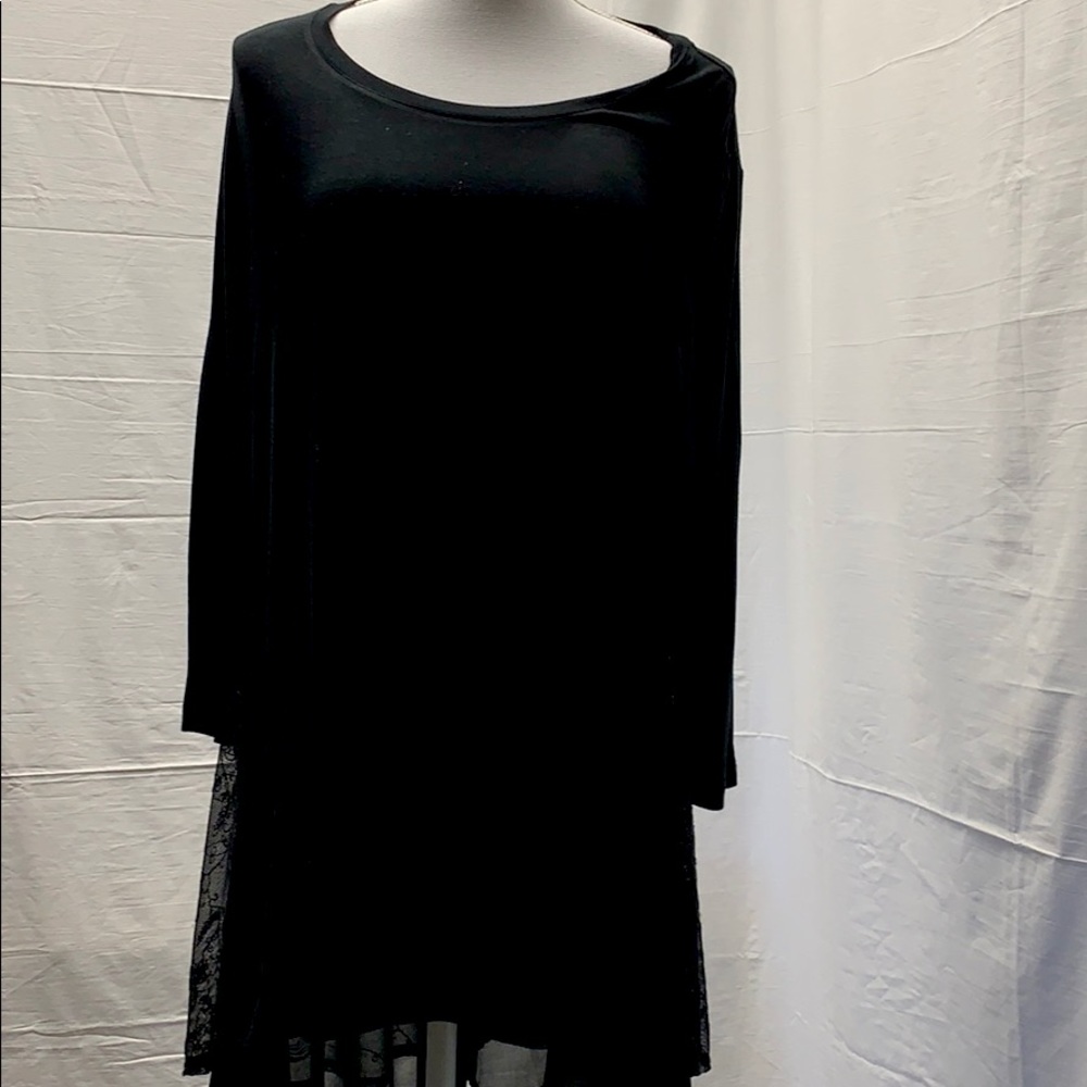 Black top size large